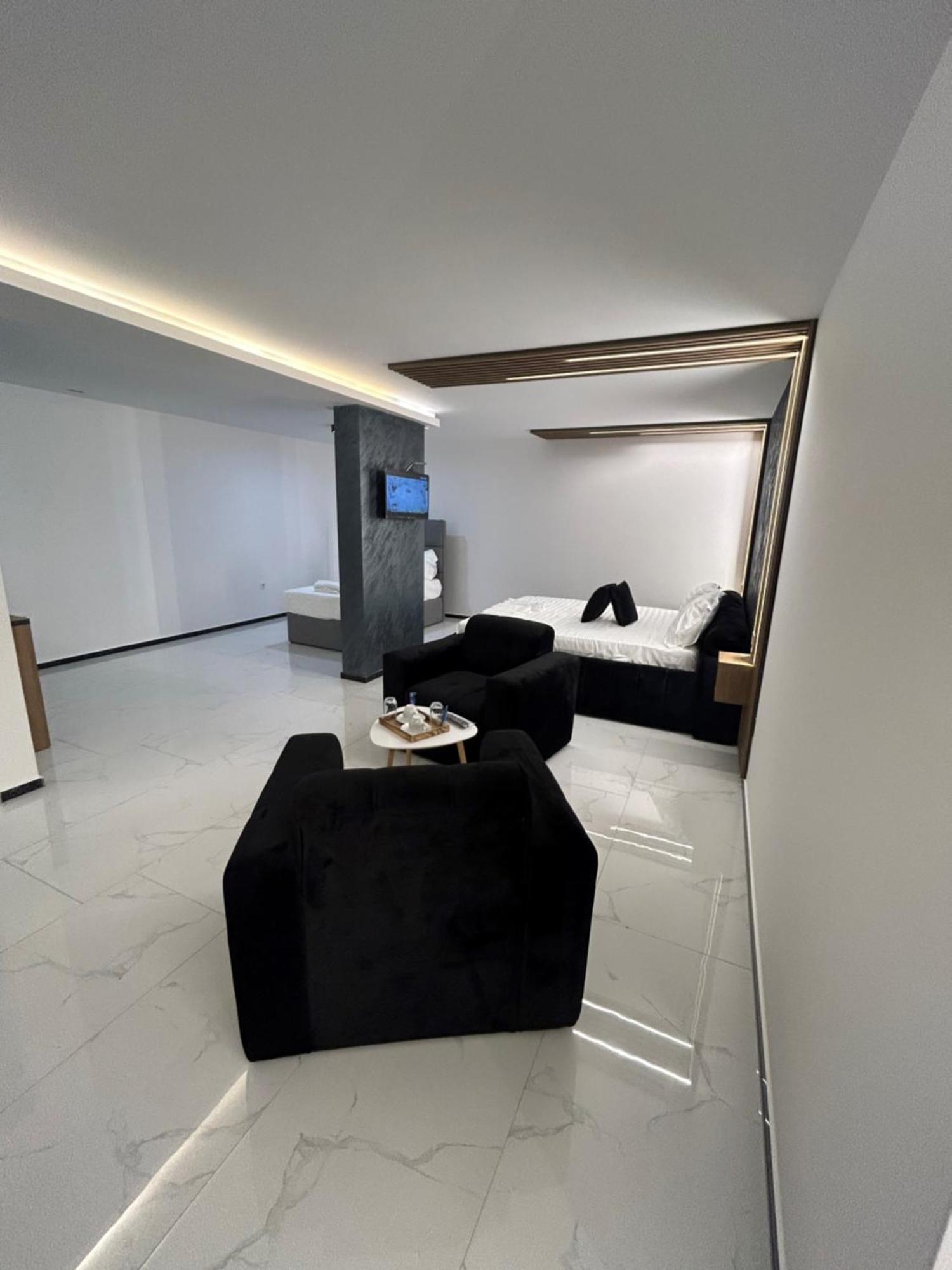 Comfort Hotel ストルガ エクステリア 写真