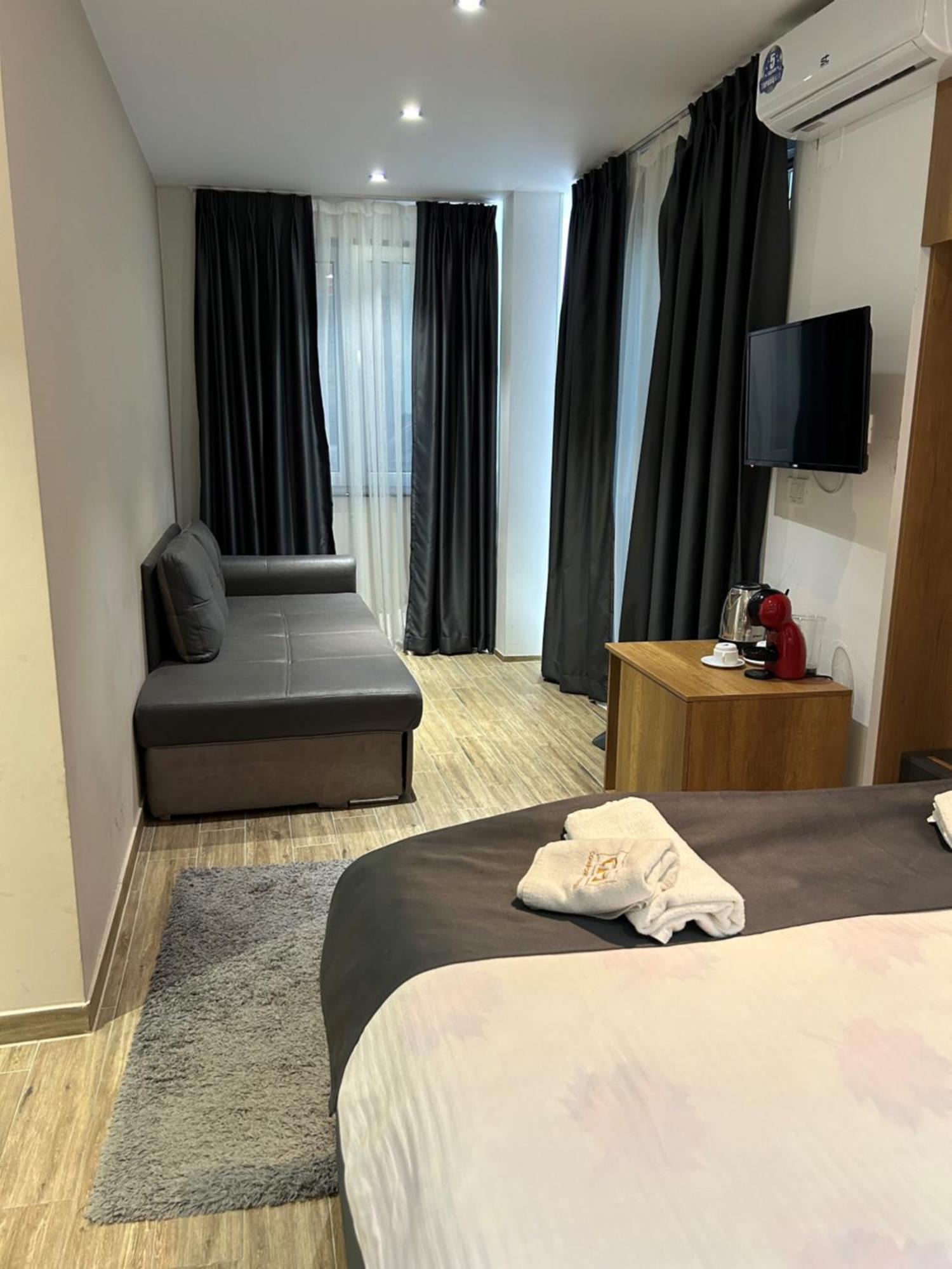 Comfort Hotel ストルガ エクステリア 写真