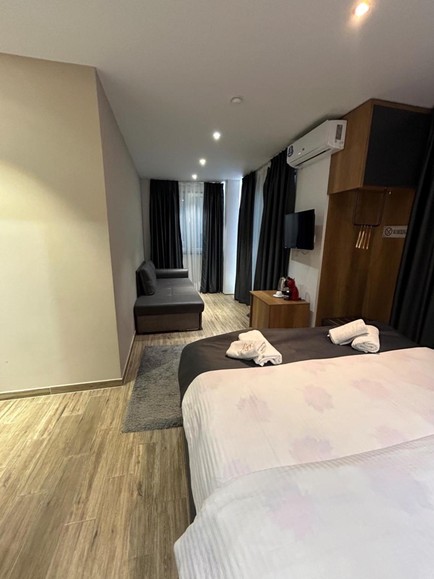 Comfort Hotel ストルガ エクステリア 写真